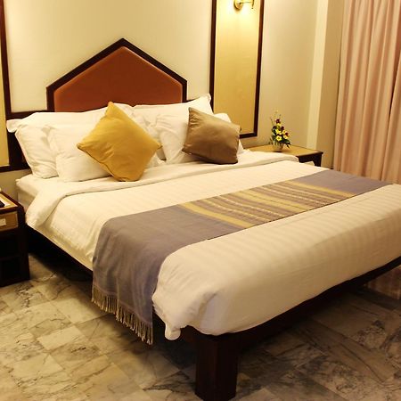 Seeharaj Hotel Uttaradit Exterior foto
