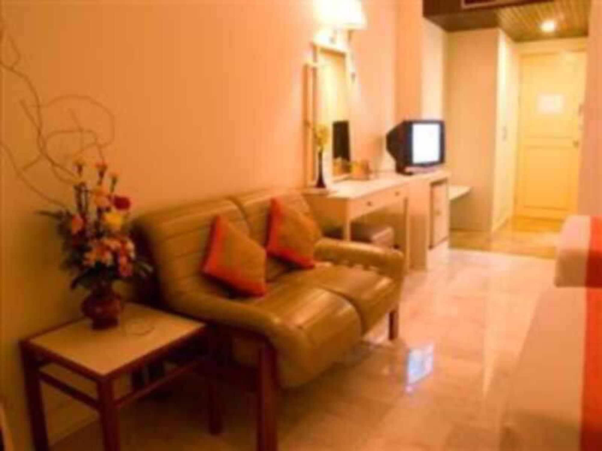 Seeharaj Hotel Uttaradit Exterior foto