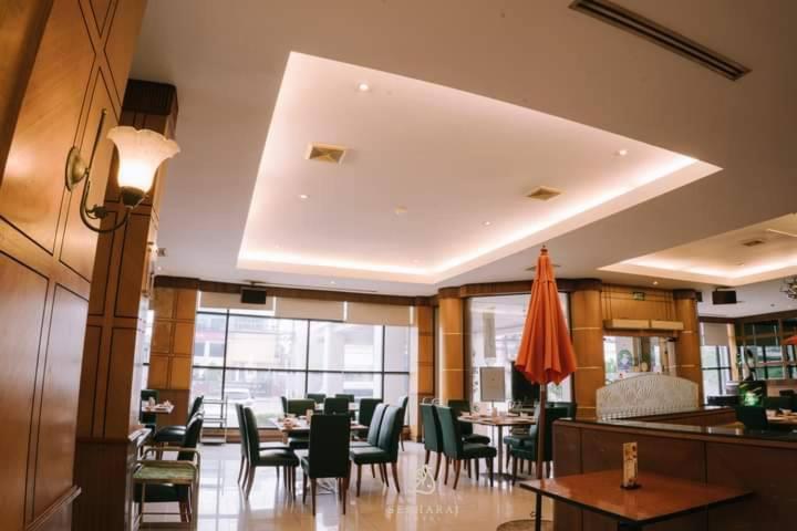 Seeharaj Hotel Uttaradit Exterior foto