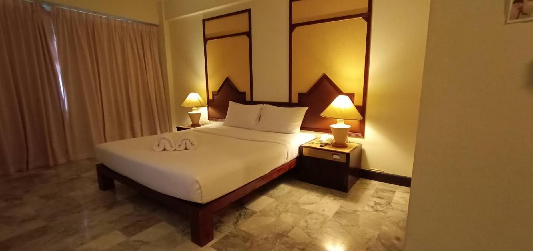 Seeharaj Hotel Uttaradit Exterior foto