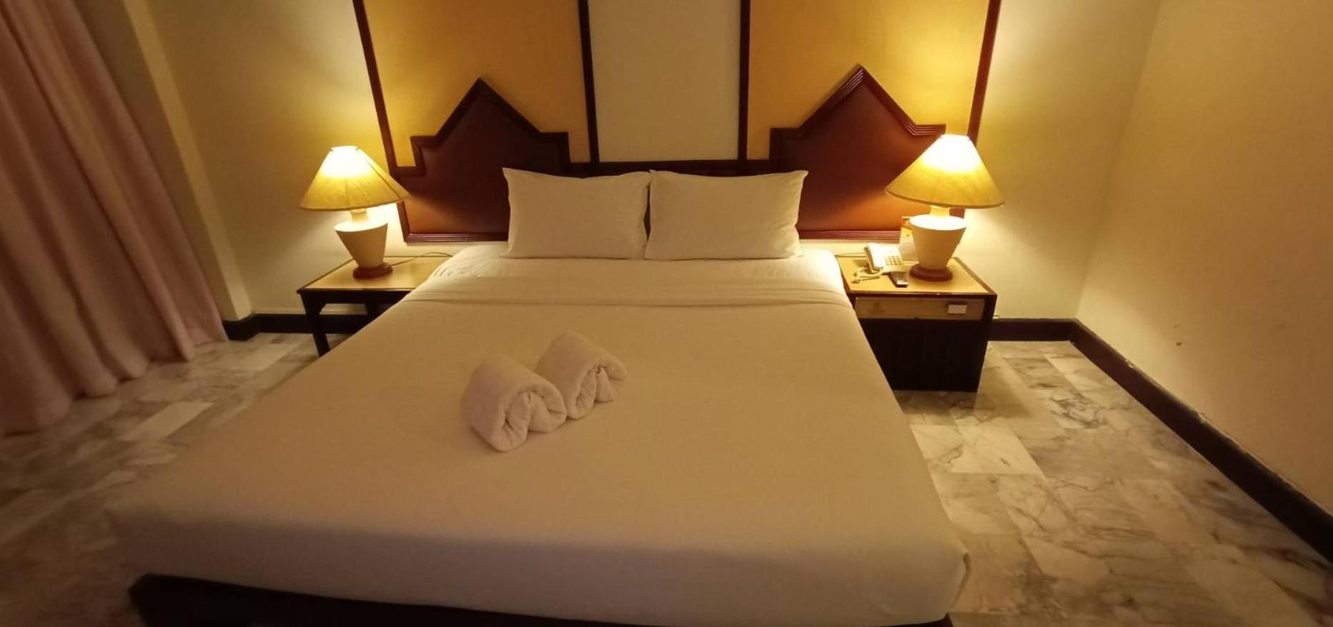 Seeharaj Hotel Uttaradit Exterior foto