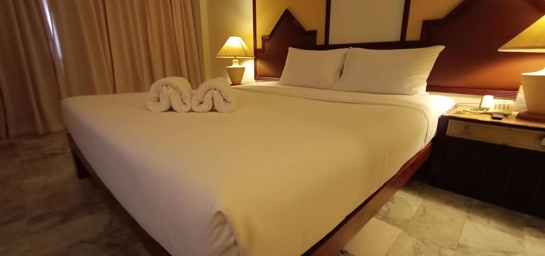 Seeharaj Hotel Uttaradit Exterior foto
