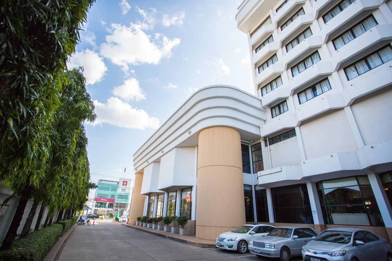 Seeharaj Hotel Uttaradit Exterior foto